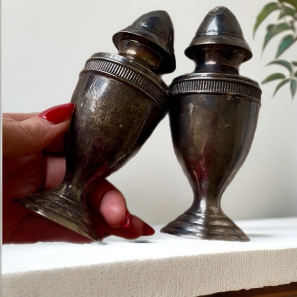 Vintage Silver Plated Salt and Pepper Shakers - Picture 3 of 8